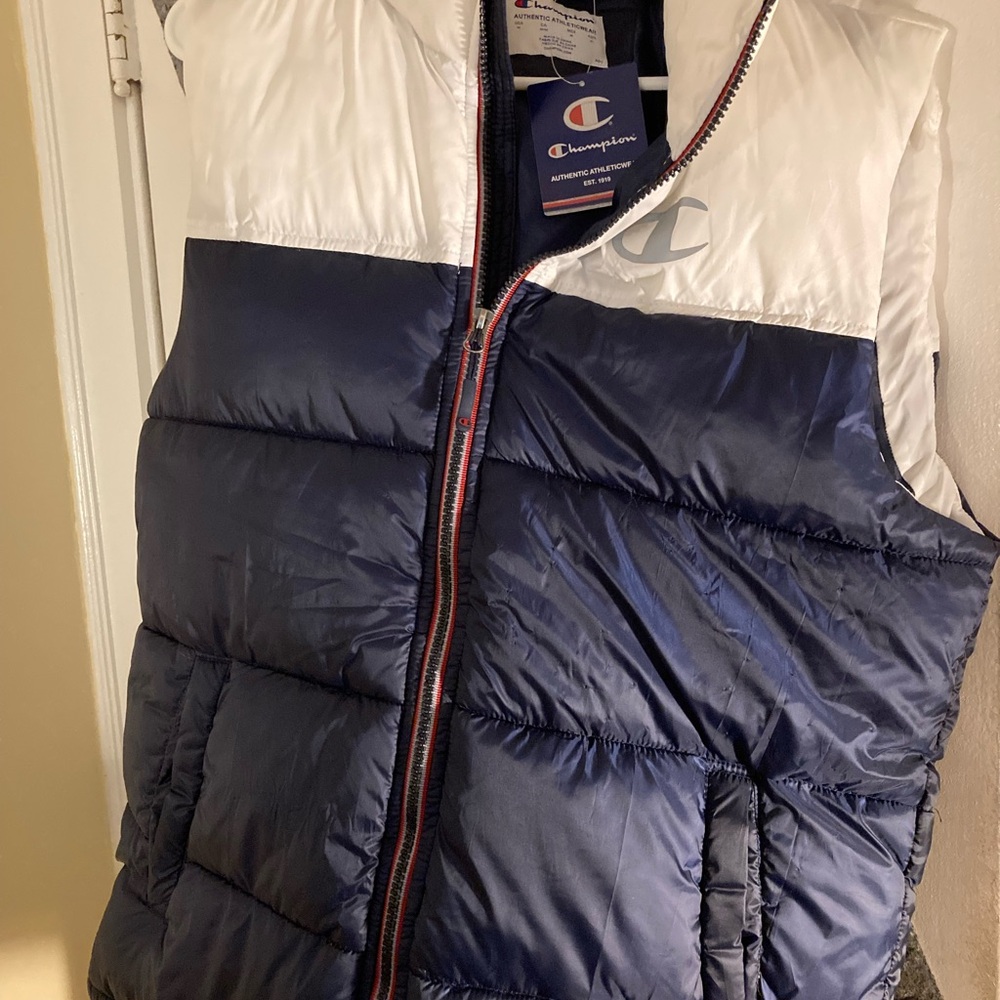 Champion Women’s Blue white vest w red contrast stitching M New w tags